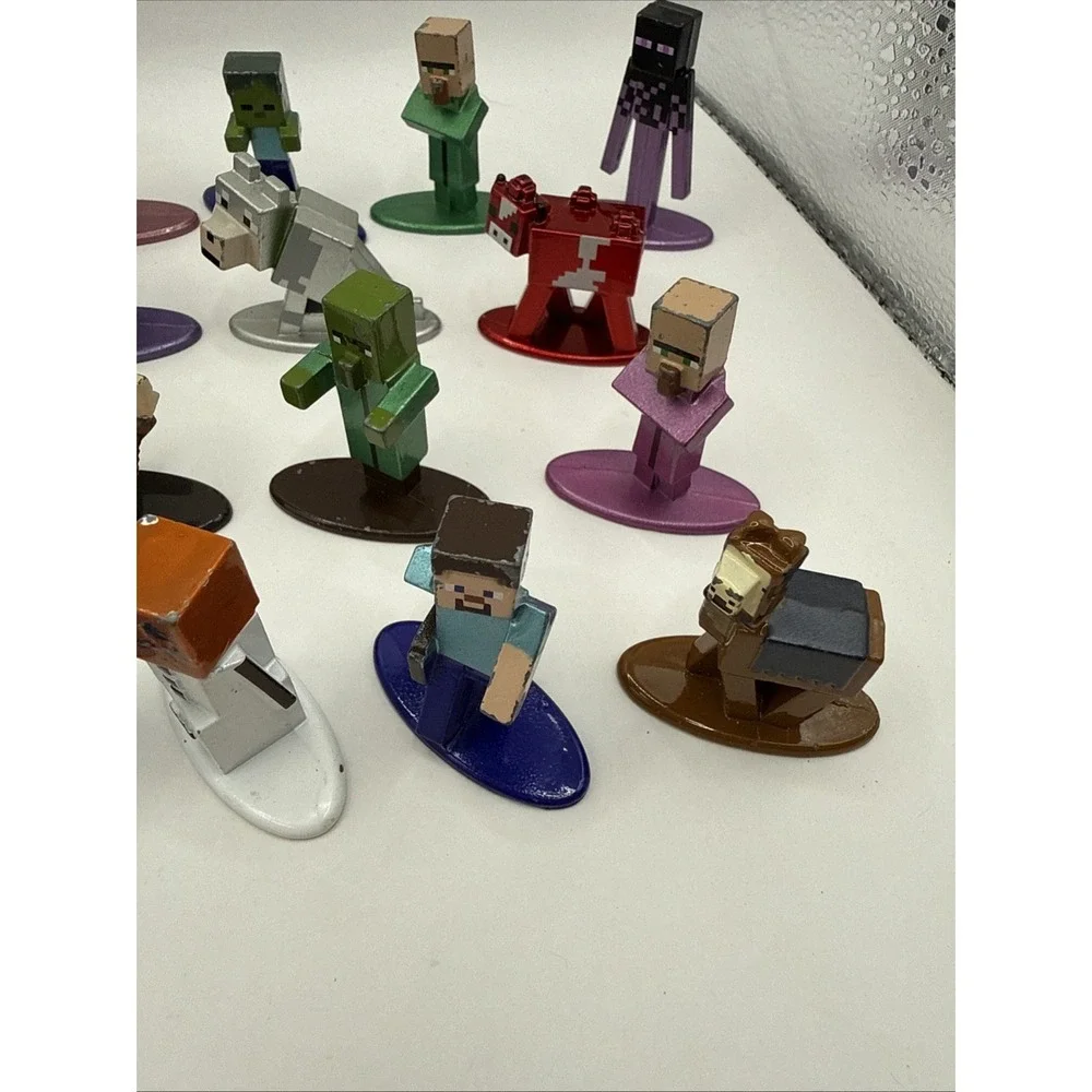 Lot Of 18‎ Minecraft Nano Metal Die Cast Figures Diecast. 5-Plastic Figures
